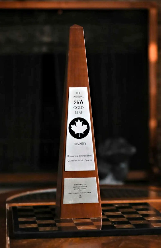 RPM Gold Leaf Award for Outstanding
                              Performance 1971